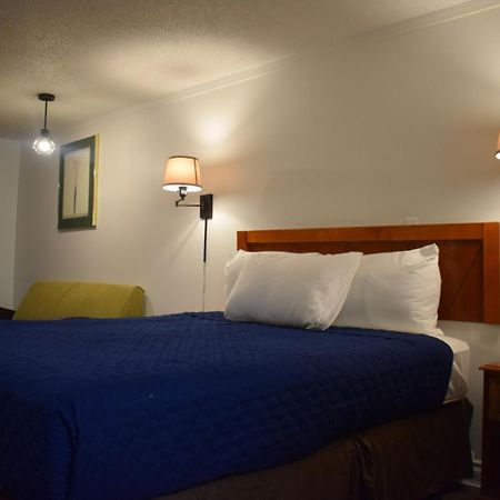 Knights Inn Farmington Hills Zewnętrze zdjęcie