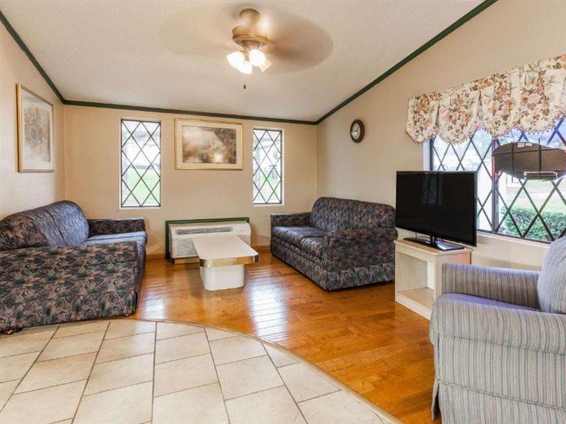 Knights Inn Farmington Hills Zewnętrze zdjęcie