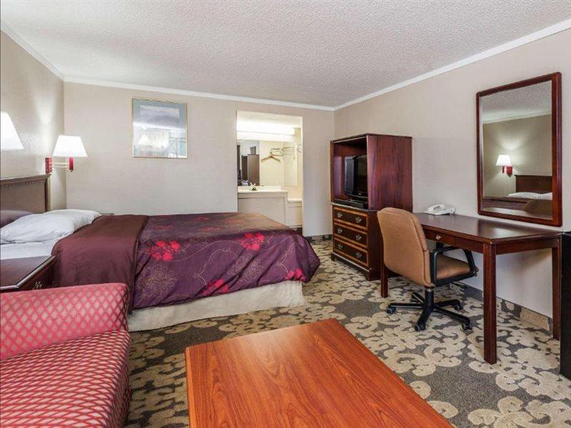 Knights Inn Farmington Hills Zewnętrze zdjęcie