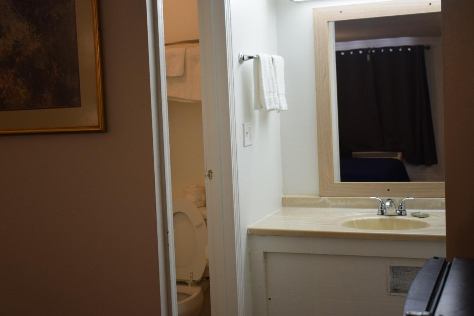 Knights Inn Farmington Hills Zewnętrze zdjęcie